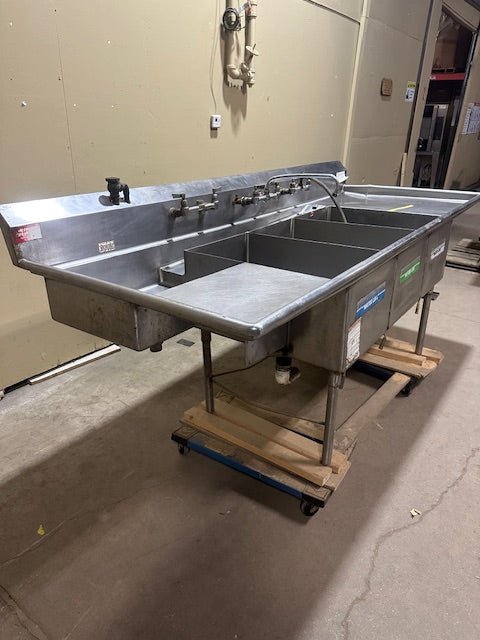 AMERICAN DELPHI INC HEAVY DUTY COMMERCIAL STAINLESS STEEL 3 COMPARTMENT SINKS WASHING TABLE ON LEGS - Bargains R Ours - #collection_name#