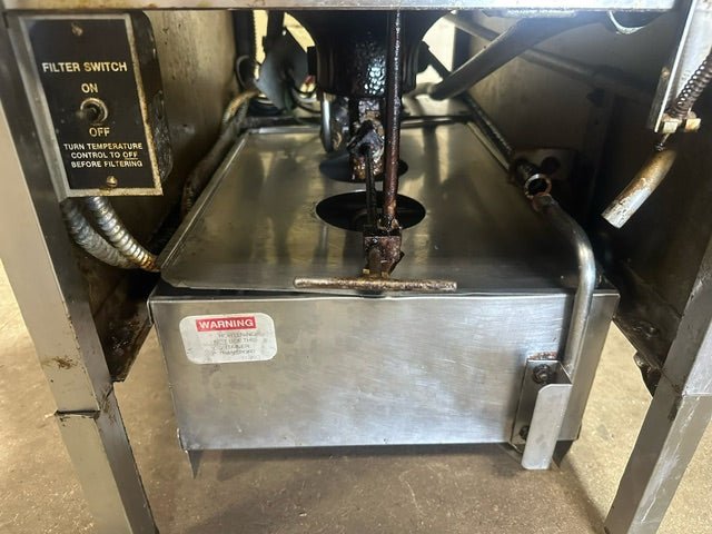 "BROASTER"ELECTRIC PRESURE FRYER WITH OIL FILTRATION SYSTEM - Bargains R Ours - #collection_name#