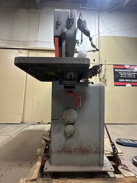 DOALL VERTICAL BAND SAW MODEL 3012 - U 24 X 24 TABLE - Bargains R Ours - #collection_name#