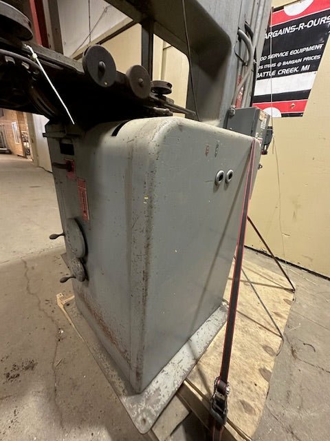 DOALL VERTICAL BAND SAW MODEL 3012 - U 24 X 24 TABLE - Bargains R Ours - #collection_name#