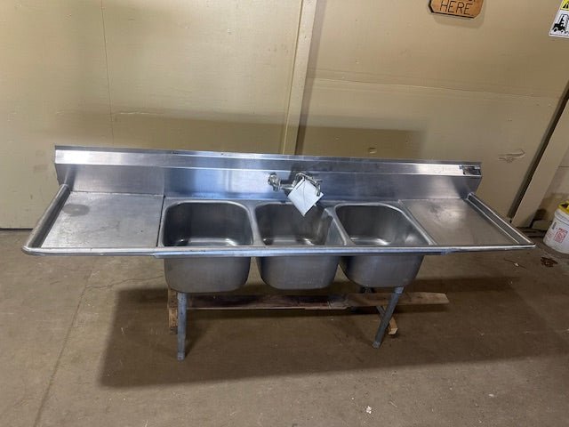 EAGLE FOOD STAINLESS STEEL 3 COMPARTMENT SINK WITH 18 INCH DRAIN BOARDS - Bargains R Ours - #collection_name#