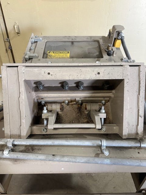 ERDWICH MOUNTED INDUSTRIAL SHREDDER MODEL M600/1 - 400 - Bargains R Ours - #collection_name#