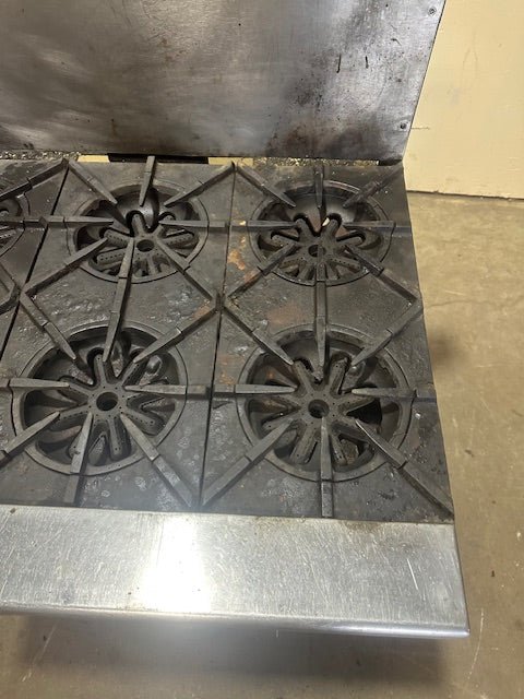 "GARLAND" 6 BURNERS STOVE RANGE WITH OVEN AND BACK SPLASH GUARDS(NATURAL GAS) - Bargains R Ours - #collection_name#