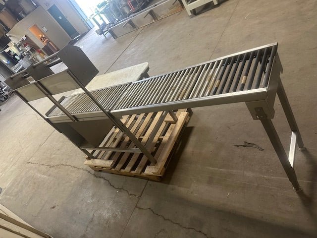 HOBART DELI STYLE CONVEYOR WRAP AN PREP TABLE STATION, TOP COMPARTMENTS WITH CUTTING BOARD - Bargains R Ours - #collection_name#