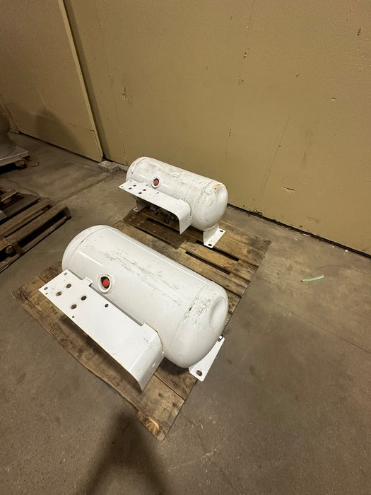 **LOT OF 2** SMPC HORIZONTAL RV PERMANENT FRAME MOUNT PROPANE TANK 12.2 GALLON - Bargains R Ours - #collection_name#