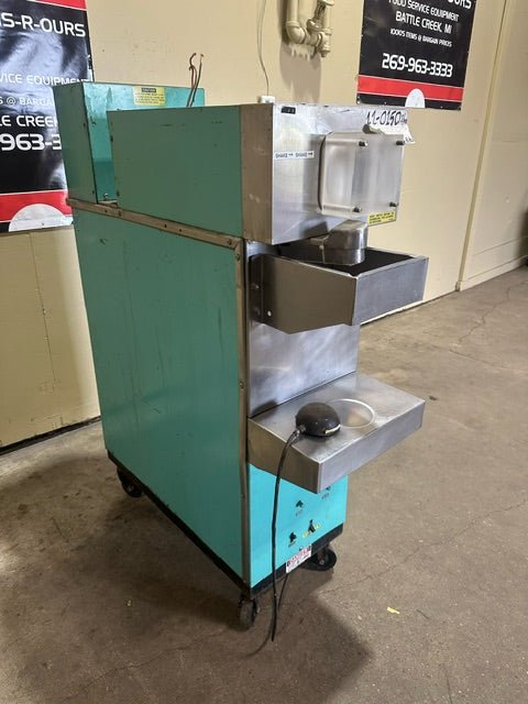 *Mechanic Special*STOELTING ELECTRIC WATER COOLED ICE CREAM/SHAKE MACHINE W/FOOT SWITCH - Bargains R Ours - #collection_name#