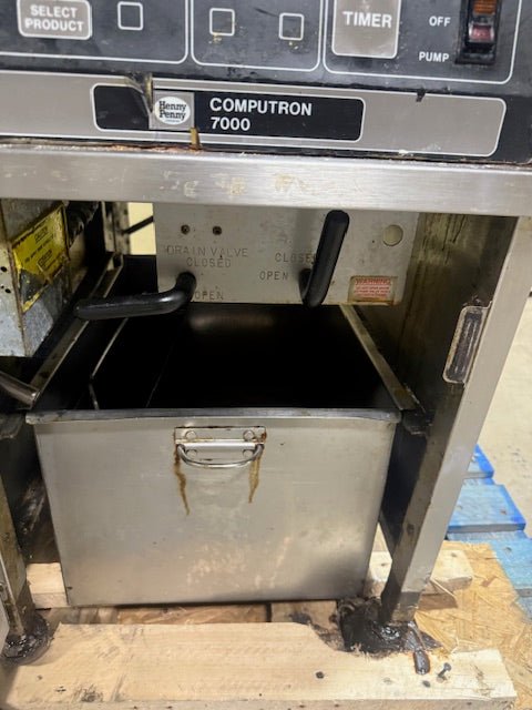 ****MECHANICS SPECIALS****"HENNY PENNY" ELECTRIC PRESSURE FRYER - Bargains R Ours - #collection_name#