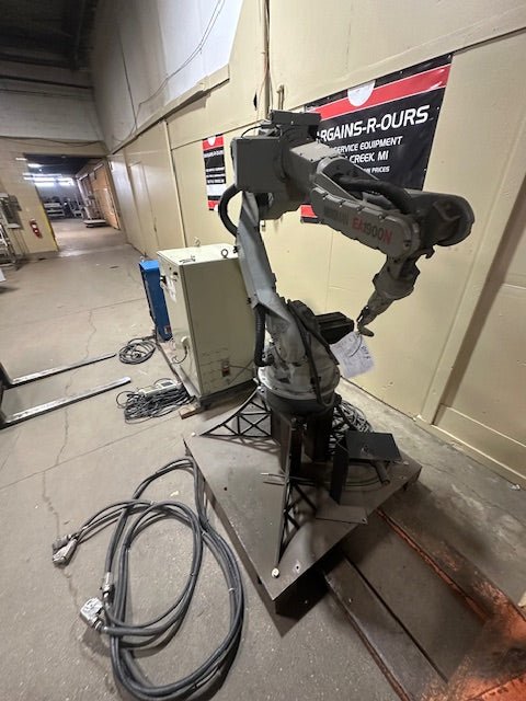 MOTOMAN EA 1900N WELDING ROBOT ARM CONTROL BOX & MILLER AUTO ACCESS 675 WELDER - Bargains R Ours - #collection_name#