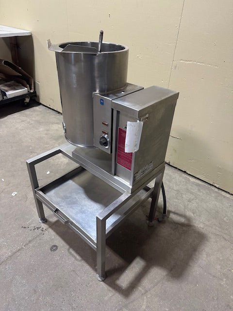 SOUTHBEND/CROWN ELECTRIC PH3 MANUAL TILT 5 GALLONS CAPACITY STEAM JACKETED KETTLE STATION WITH BOTTOM SLIDE OUT PAN - Bargains R Ours - #collection_name#