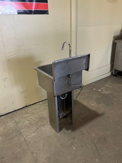 "STAINLESS STEEL HAND WASH SINK WITH HOT/COLD FUNCTION - Bargains R Ours - #collection_name#