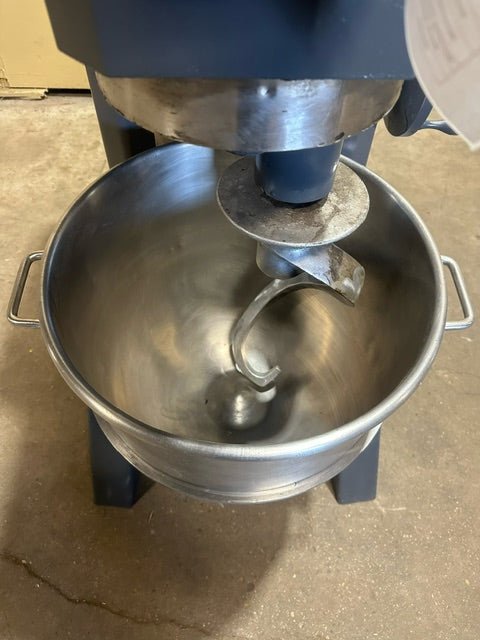 UNIVEX 240V PH1 COMMERCIAL DOUGH MIXER MODEL SRM60 - Bargains R Ours - #collection_name#