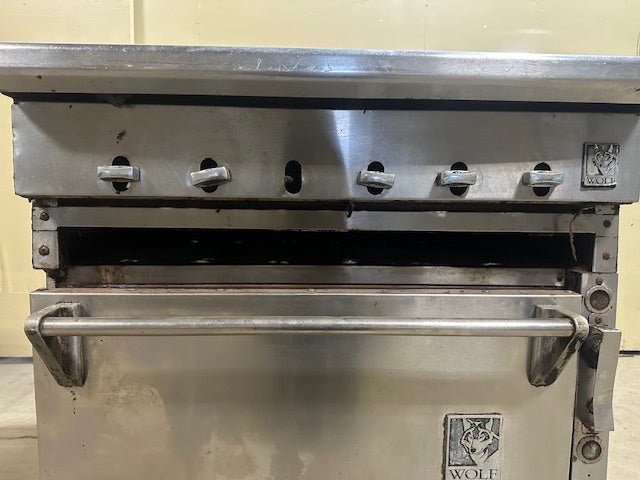 WOLF NATURAL GAS RADIANT HEAT CHAR BROILER GRILL WITH BOTTOM CONVECTION OVEN - Bargains R Ours - #collection_name#